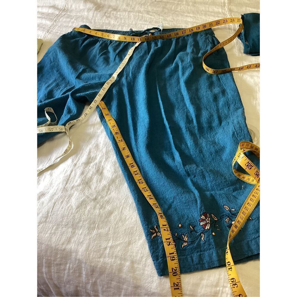 Vintage White Stag 2 Piece Embroidered Capris Pant Set - Picture 3 of 9